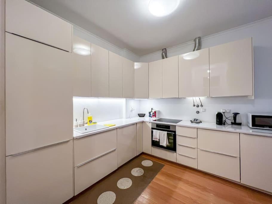 4 Rooms Home In Baixa Lissabon Buitenkant foto