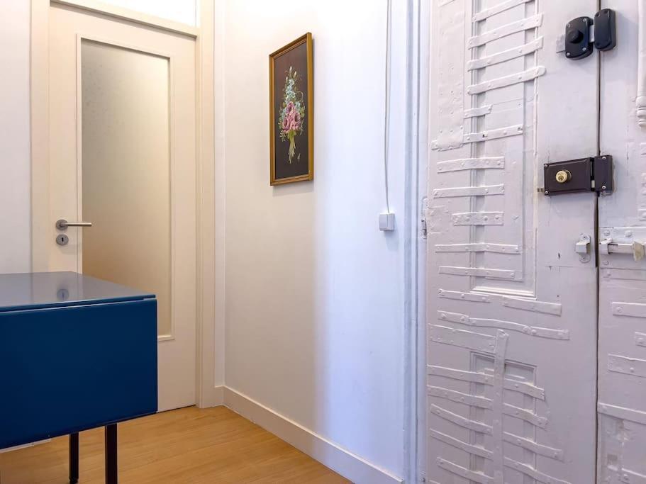 4 Rooms Home In Baixa Lissabon Buitenkant foto